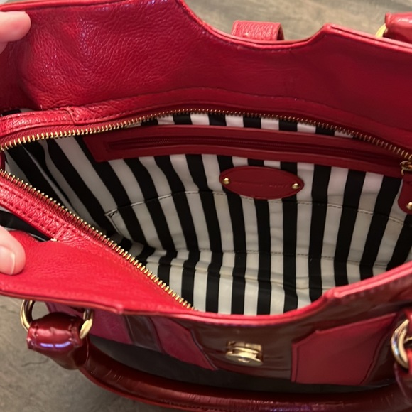 Unique red Gianni Bini with beautiful black and white lining. - Picture 2 of 5